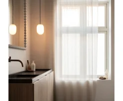Watt & Veke Noor Taklampa Opal/Black Small