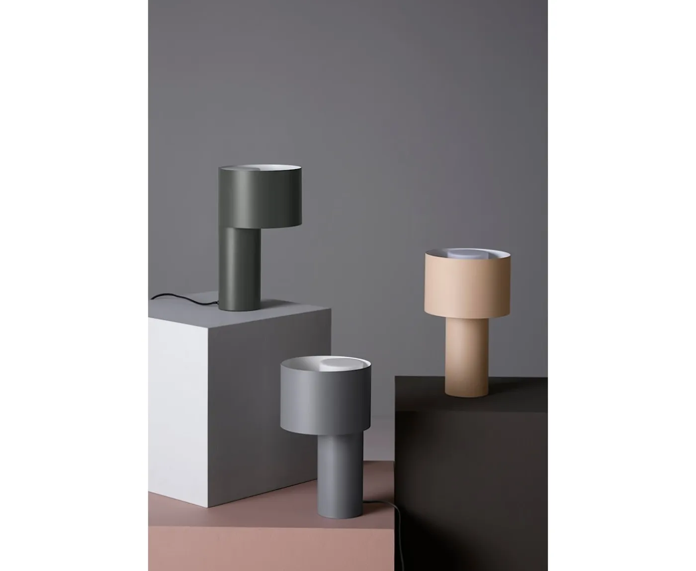 Woud Tangent Bordslampa Cool Grey Ø20